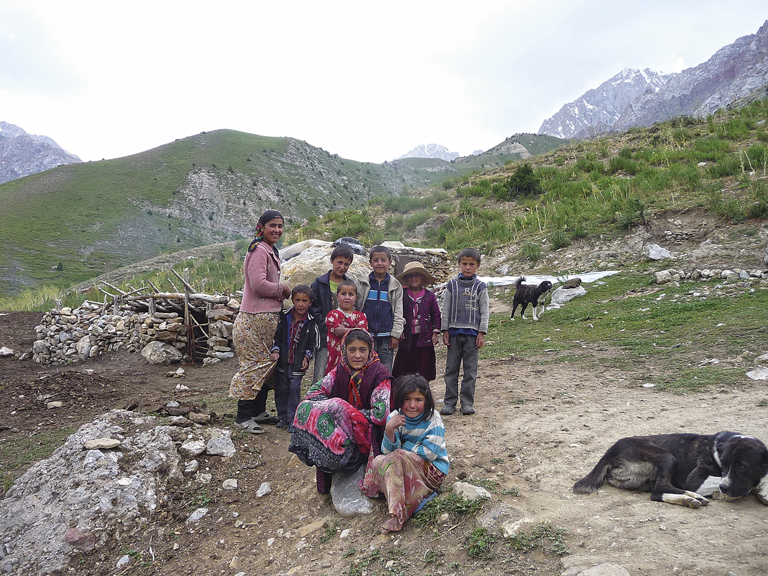 A shepherd family at the foot of the Tavasang Pass