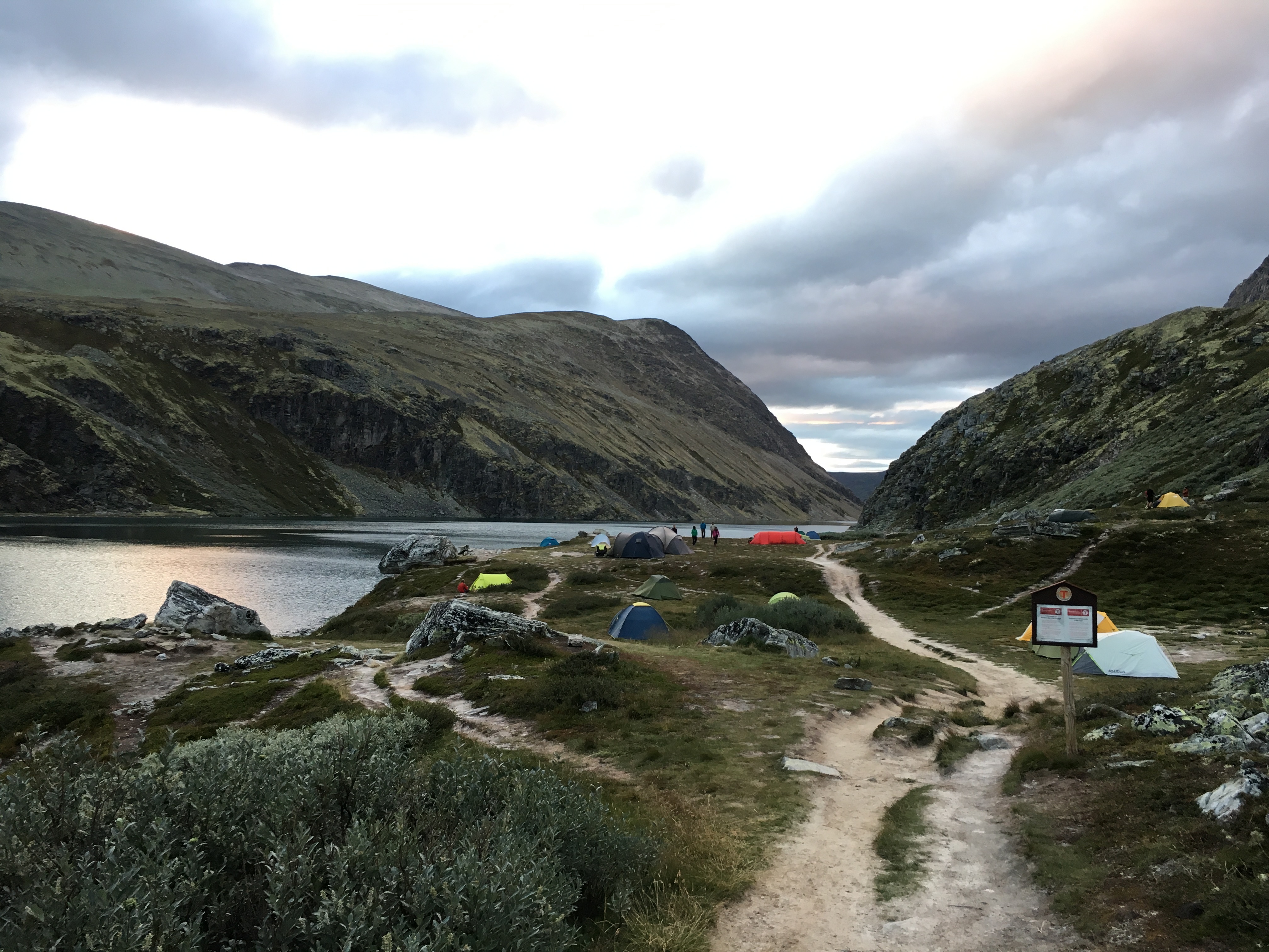 Setting up camp near a hut allows you to use their facilities for a much lower fee (Rondvassbu-Rondane)